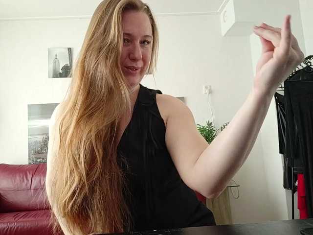 MazyMi's BongaCams show and profile