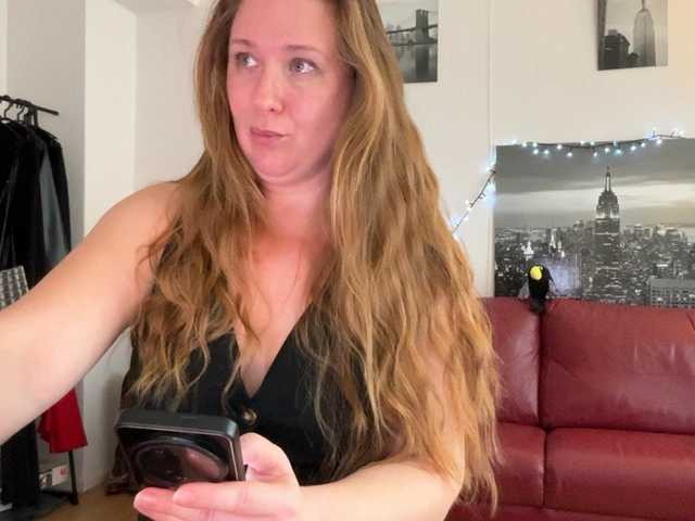 MazyMi's BongaCams show and profile