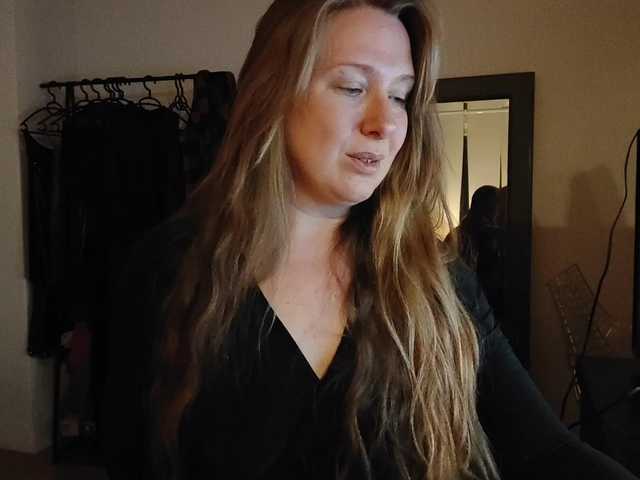 MazyMi's BongaCams show and profile