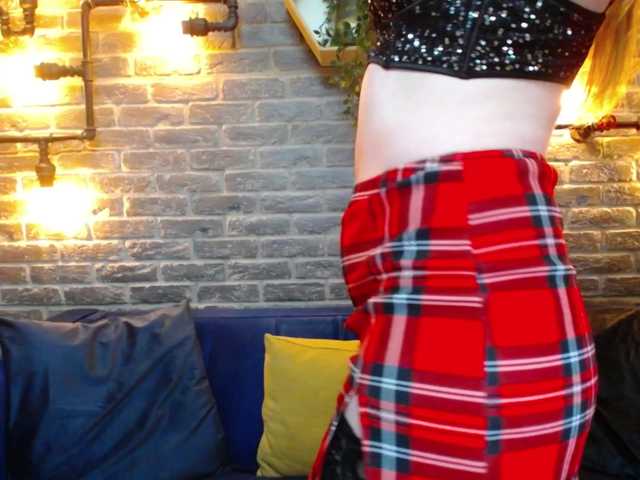  Lisa-Caprice chat room