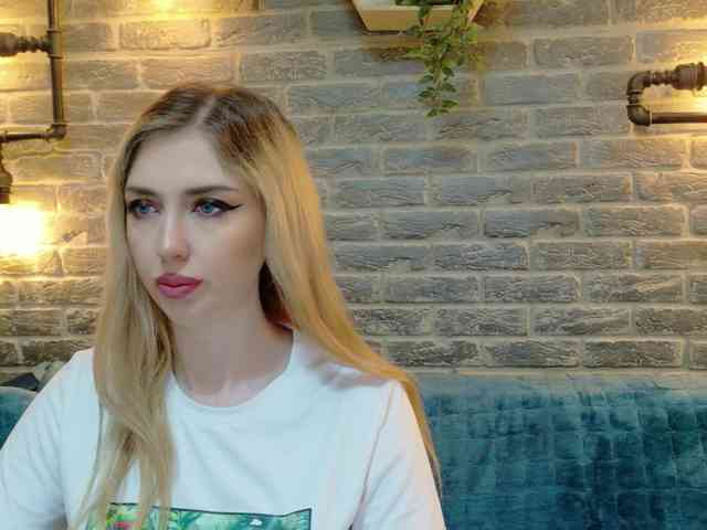 Lisa-Caprice webcam