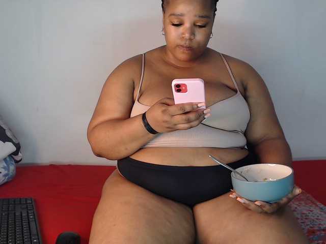 SexyChill1992's BongaCams show and profile