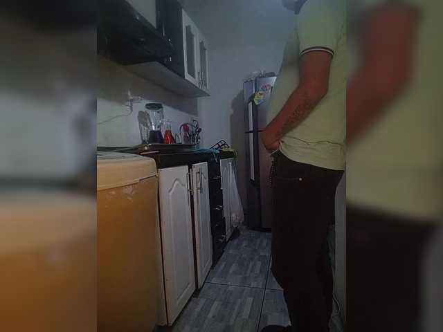 Kingofqueen23's BongaCams show and profile