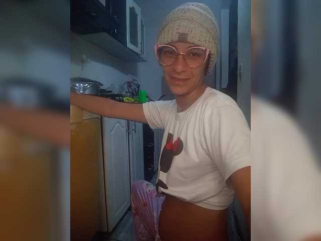 Kingofqueen23's BongaCams show and profile