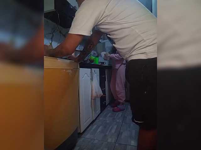 Kingofqueen23's BongaCams show and profile