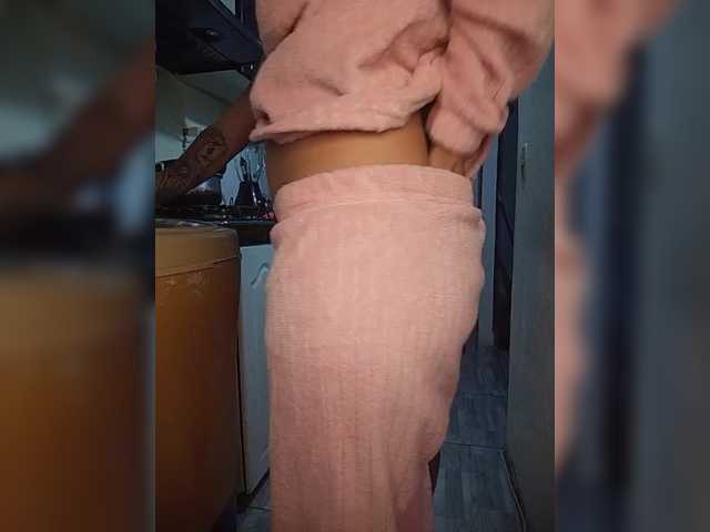 Kingofqueen23's BongaCams show and profile