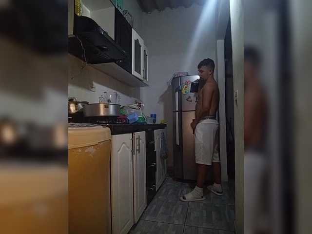 Kingofqueen23's BongaCams show and profile