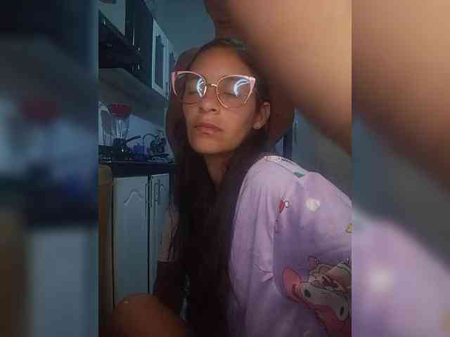 Kingofqueen23 webcam