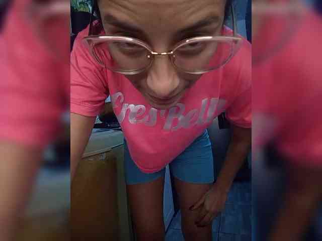 Kingofqueen23 webcam