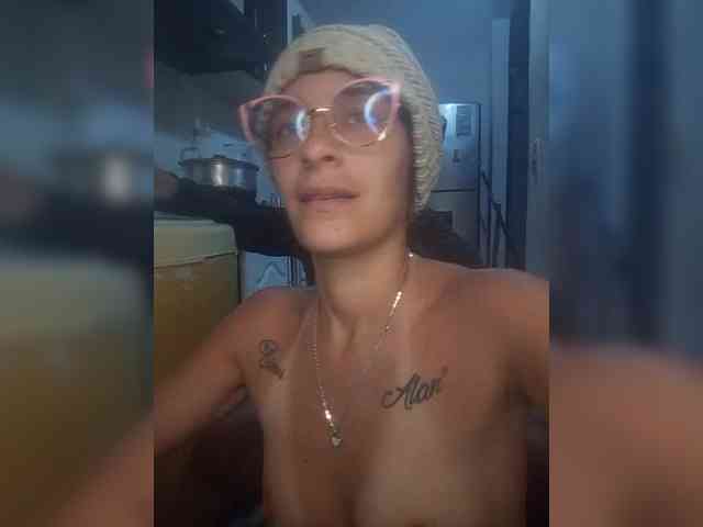 Kingofqueen23 webcam