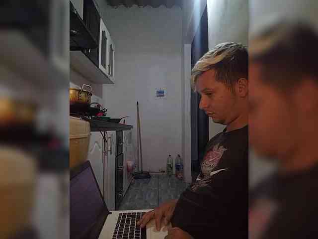 Kingofqueen23 webcam