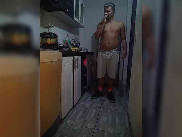 Kingofqueen23 webcam