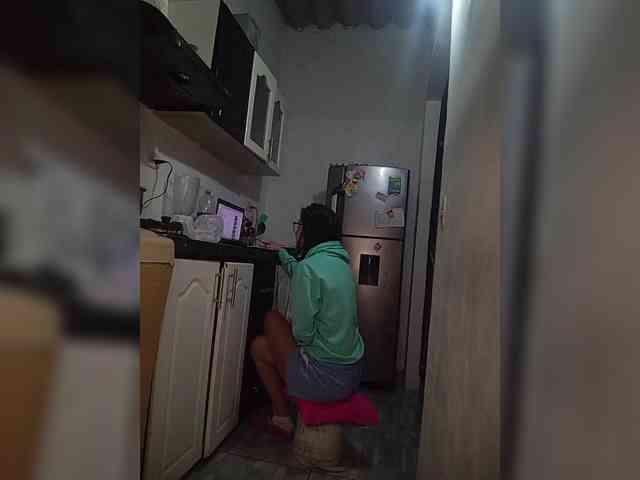live amateur cam Kingofqueen23