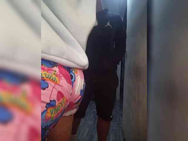 Kingofqueen23 webcam