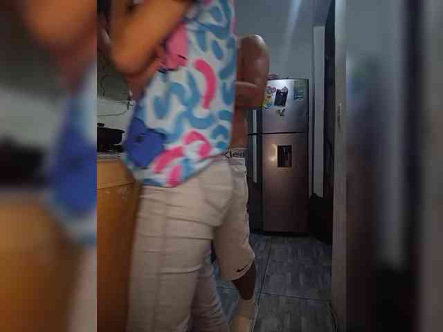 Kingofqueen23 webcam