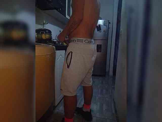 Kingofqueen23 webcam