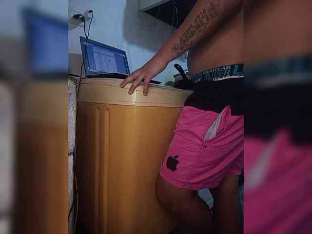 Kingofqueen23 webcam