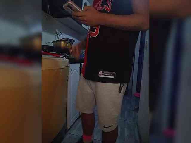 Kingofqueen23 webcam