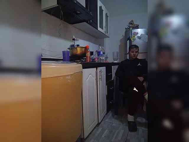 Kingofqueen23 webcam