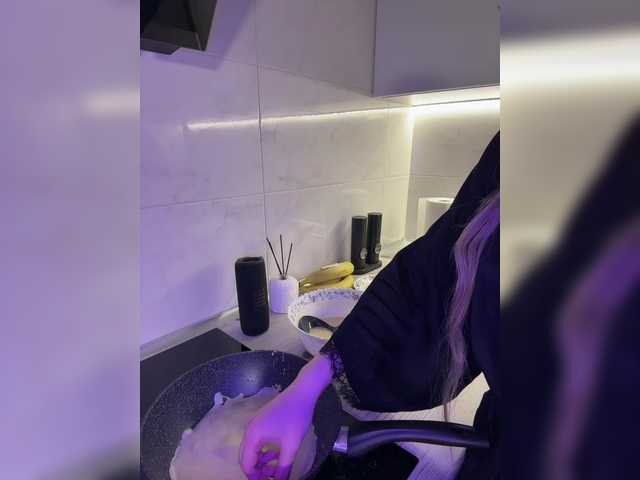 fymryn's BongaCams show and profile