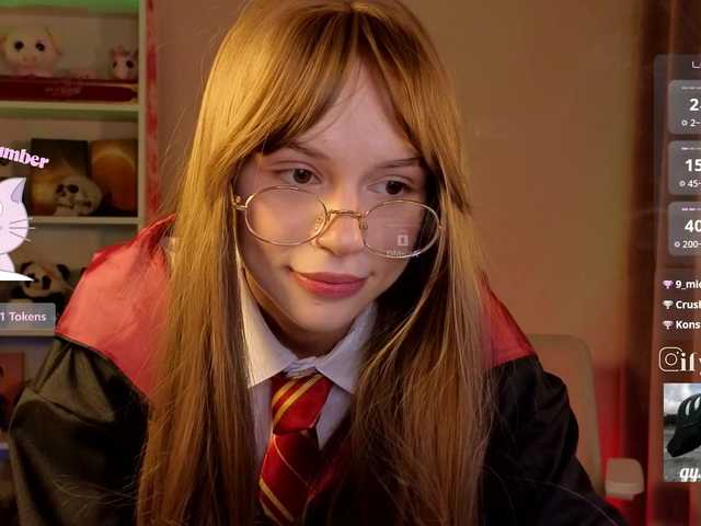 Watch sexy performer Fymryn fymryn from BongaCams