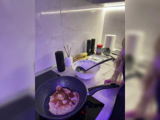 fymryn — I'm Lisa. No boobs or pussies. Favorite vibrations: 99, 121, 160, 313. Collecting @total on camera , now I need to collect @remain. Thanks for the support inst: ifymryn#nonude :crazy_2