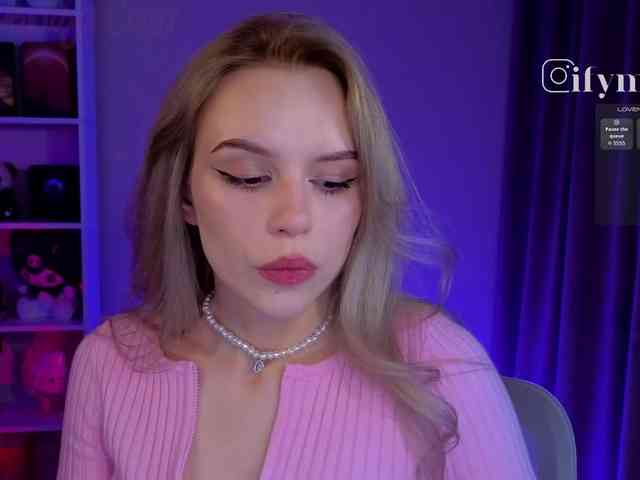 fymryn's webcam live show