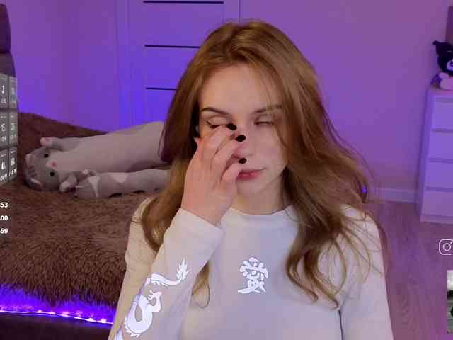 fymryn Live Webcam on BongaCams