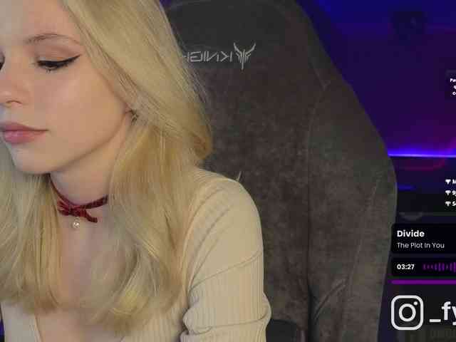 fymryn Live Webcam on BongaCams