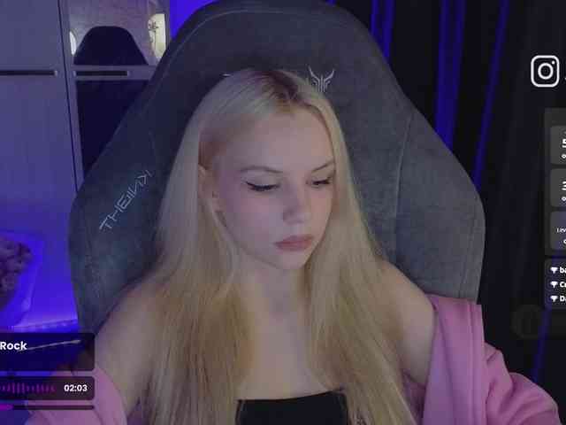 fymryn Live Webcam on BongaCams