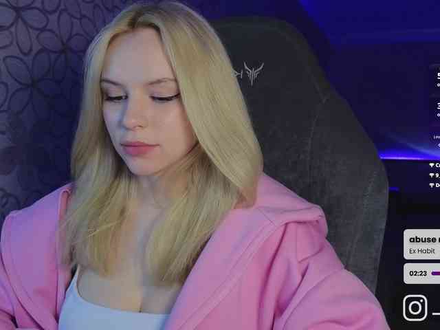 fymryn Live Webcam on BongaCams