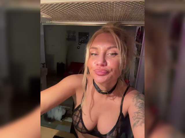 Tvoyasamka77's BongaCams show and profile