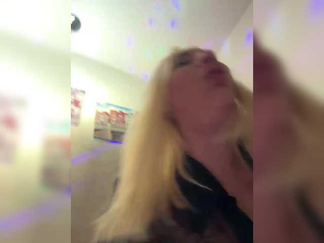Tvoyasamka77 webcam
