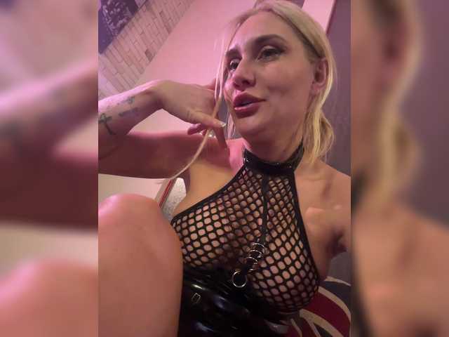 Tvoyasamka77's BongaCams show and profile