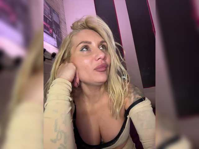 Tvoyasamka77's BongaCams show and profile