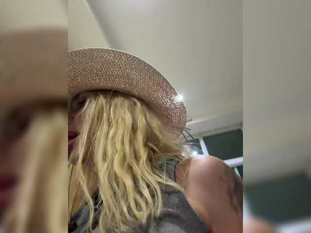 Tvoyasamka77's BongaCams show and profile