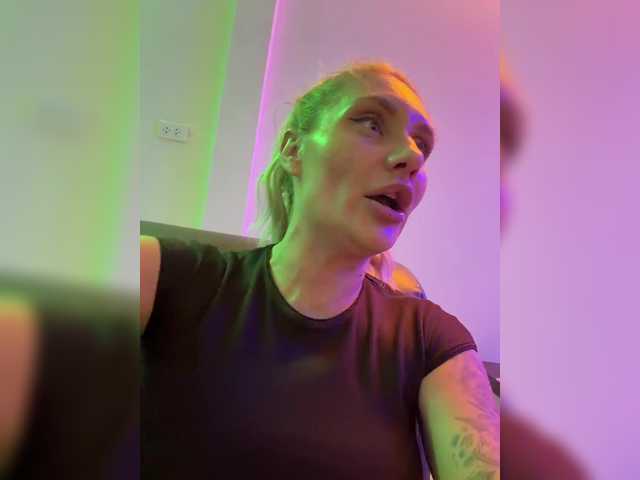 Tvoyasamka77's BongaCams show and profile