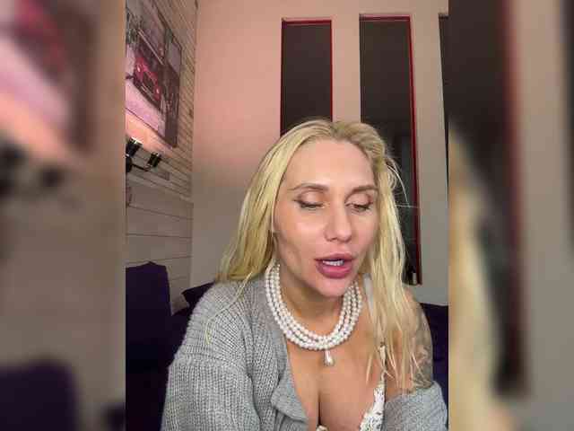 Tvoyasamka77 webcam
