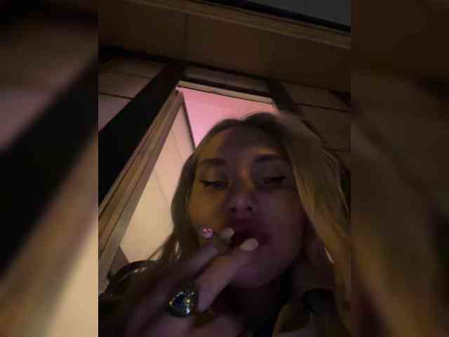 Tvoyasamka77 Live Webcam on BongaCams