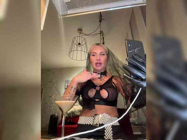 Tvoyasamka77 webcam