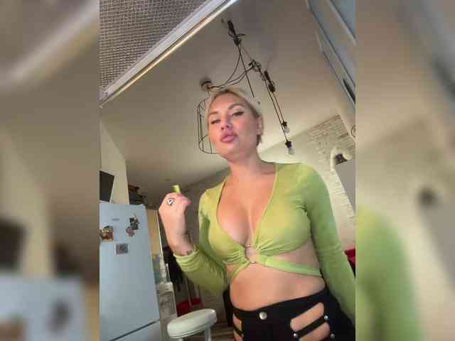 Tvoyasamka77 webcam