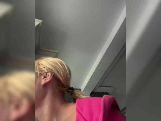 Tvoyasamka77 webcam