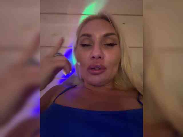 Tvoyasamka77 webcam