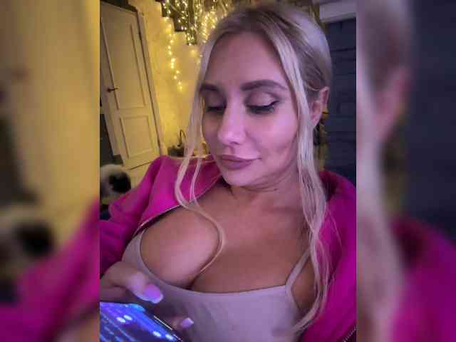 Tvoyasamka77 webcam