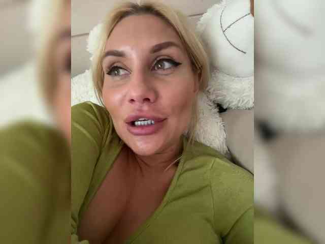 Tvoyasamka77 webcam