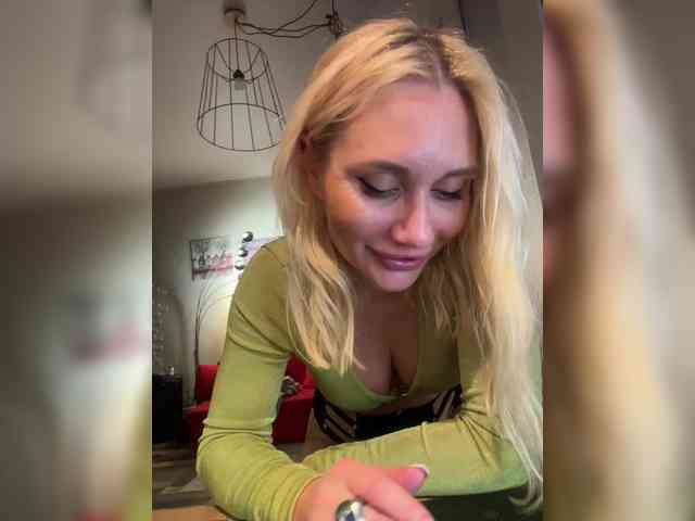 Tvoyasamka77 webcam