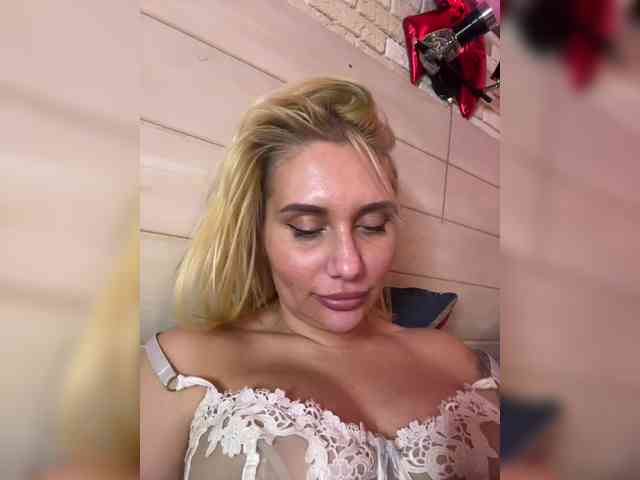 Tvoyasamka77 Live Webcam on {site_name}