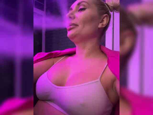 Tvoyasamka77 webcam