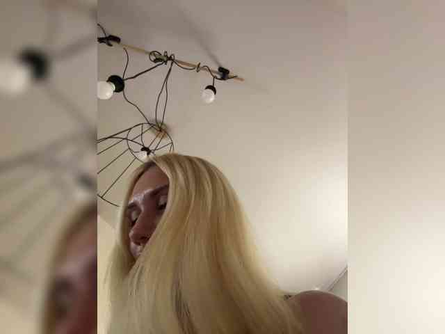 Tvoyasamka77 webcam