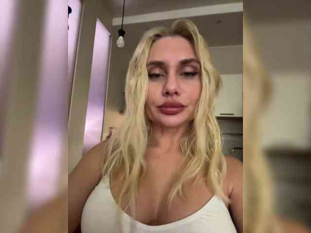 Tvoyasamka77 webcam